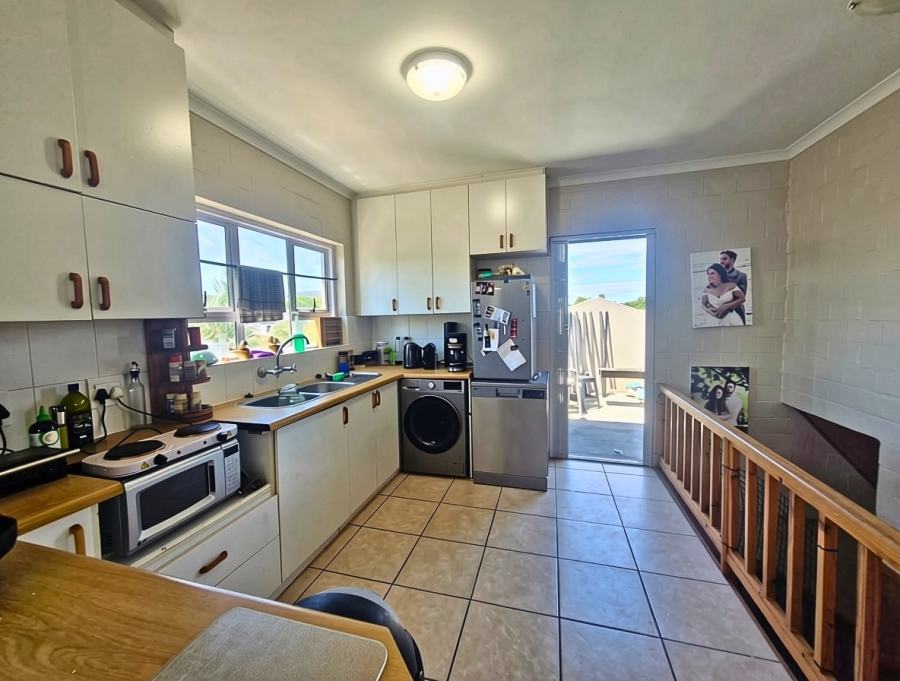 To Let 2 Bedroom Property for Rent in Bothasig Western Cape
